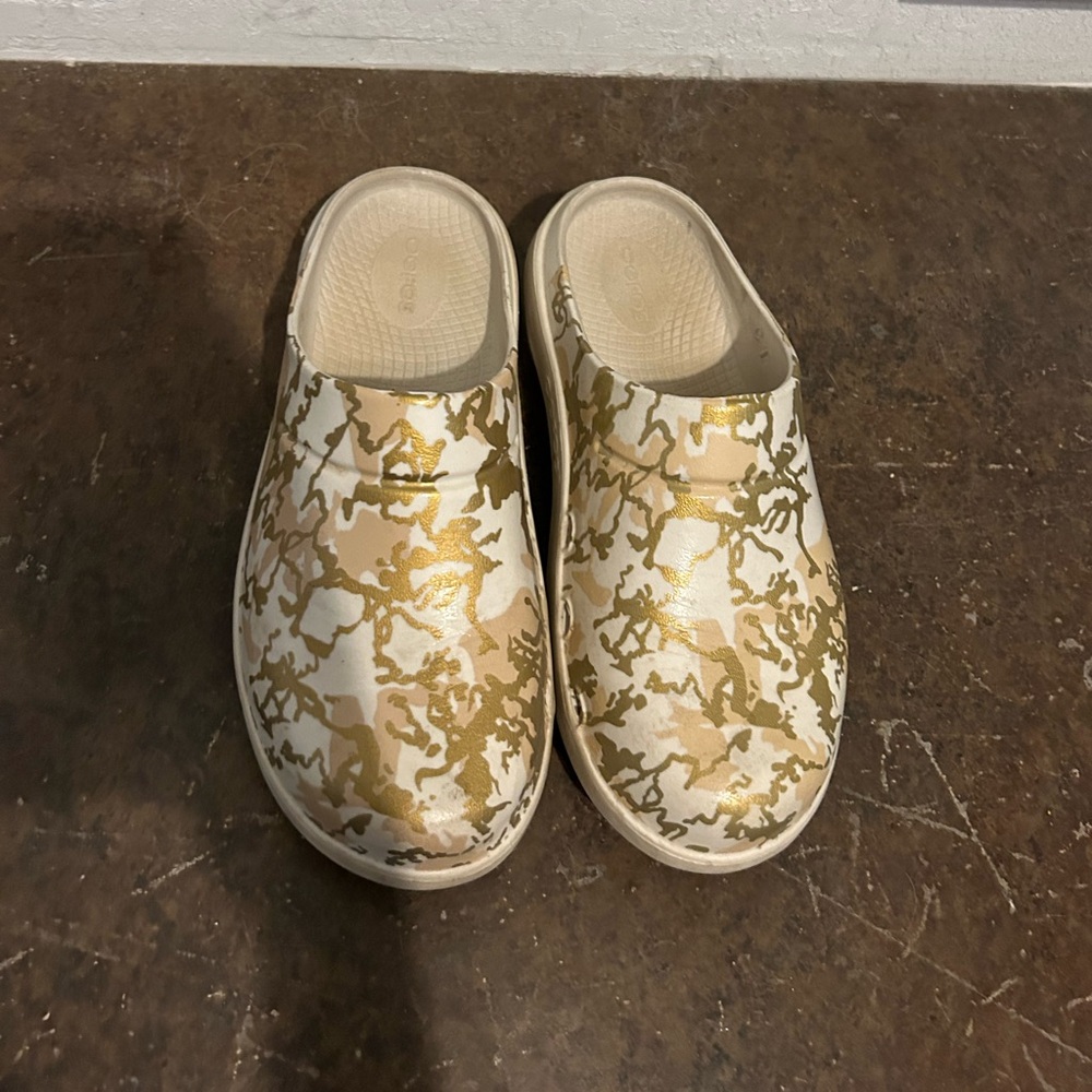OOFOS clogs womens size 8